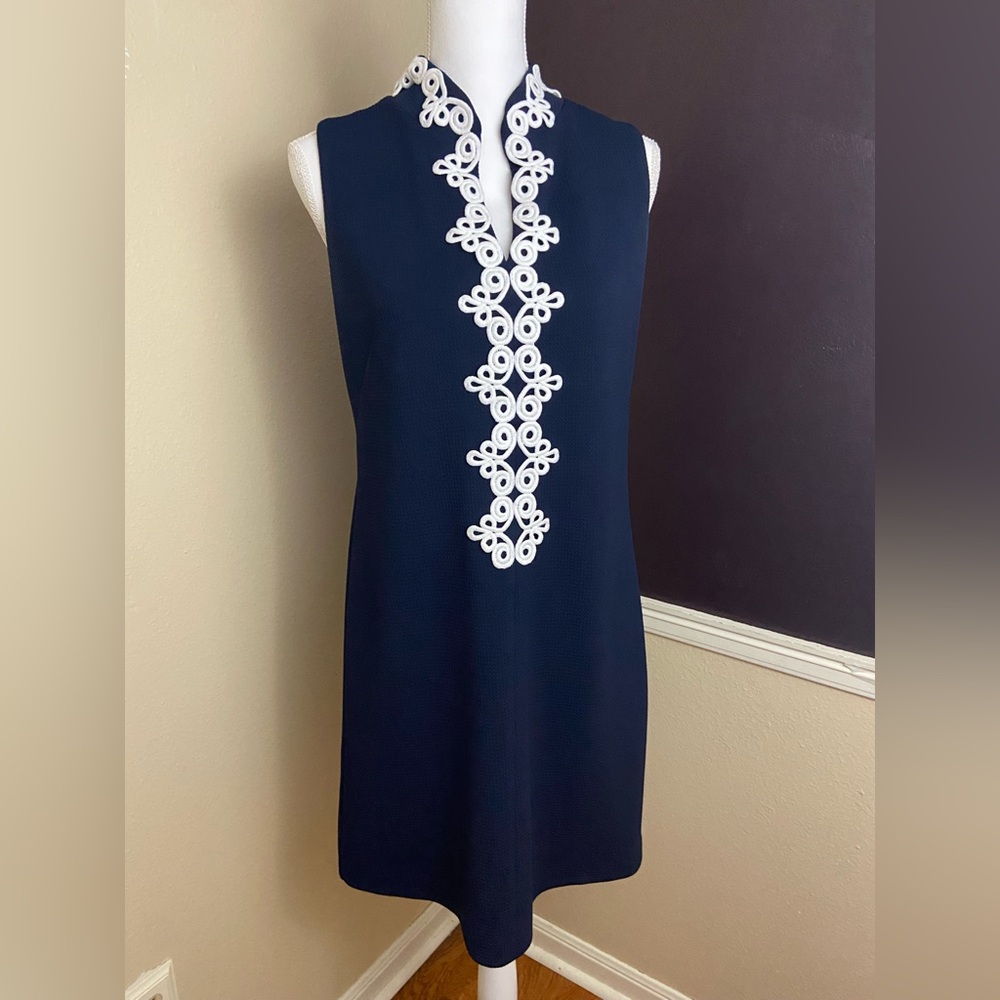 Vince Camuto Dress-  Navy Sheath V-Neck with White Neckline Detail- Size 8
